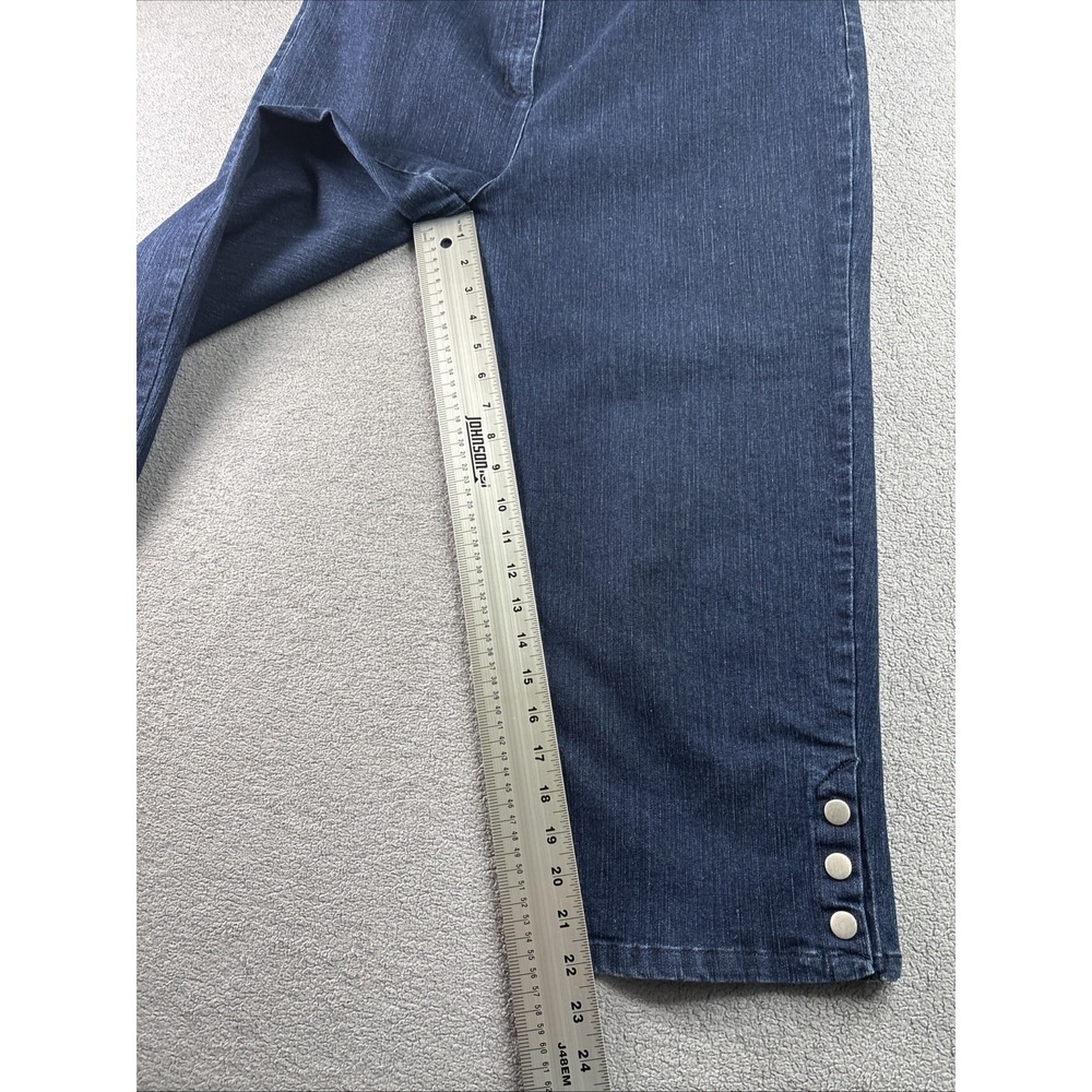 Karen Scott Women's Size 12 Straight Dark Wash‎ Mid Rise Cropped Capris - Picture 3 of 11